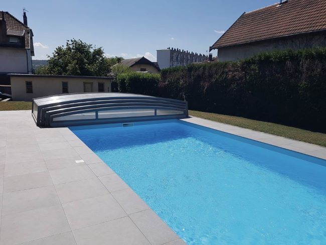 sécurité des piscines : avantages des abris de piscine